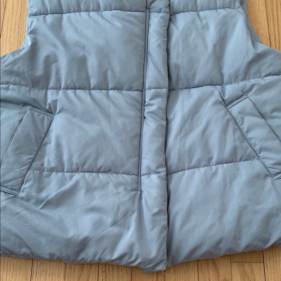 Urban Outfitters Corrine Puffer Vest Size Large Light Blue - Picture 4 of 13